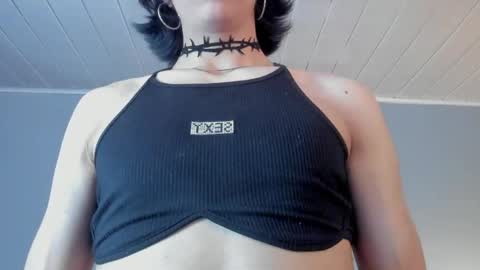 Snapshot of vicky_fant4sy chatting on May 6, 2026, 10:26 pm Vicky online show from May 6, 2026, 10:26 pm