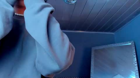 Snapshot of vicky_fant4sy chatting on May 12, 2026, 2:14 pm Vicky online show from May 12, 2026, 2:14 pm
