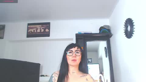 Vicky  online show from June 1, 2026, 11:12 am