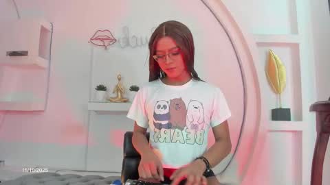 vicky_hottman online show from October 12, 2025, 5:06 am