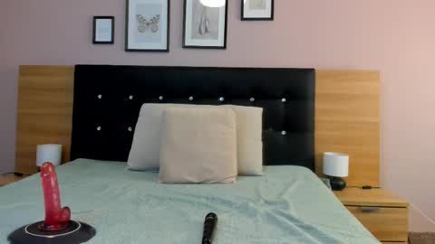 vicky_squirtz online show from January 14, 2026, 6:08 am