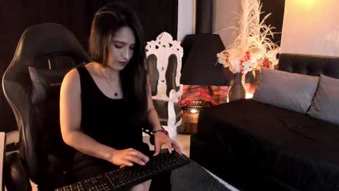 Vicky online show from February 24, 2026, 6:11 am