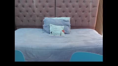 Snapshot of vicky_wel chatting on June 17, 2026, 8:10 pm Victoria y Danniela online show from June 17, 2026, 8:10 pm