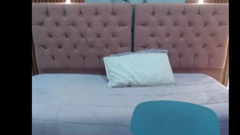Victoria y Danniela online show from June 27, 2026, 8:03 pm