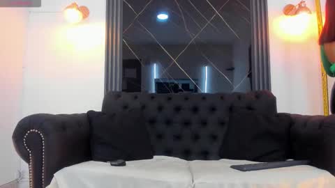 Vicky online show from December 2, 2025, 8:26 pm