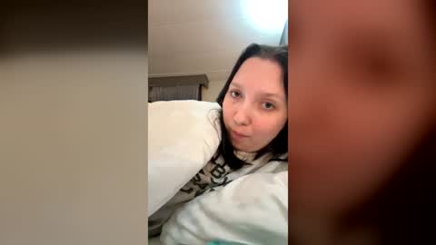 Vicky Parker online show from August 3, 2026, 4:55 am