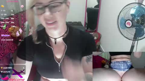 Valentina online show from October 21, 2025, 8:20 pm