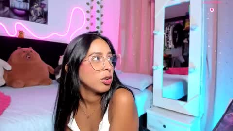 VICTORIA 3 online show from November 23, 2025, 1:05 am