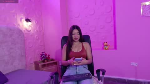 Victoria  online show from November 17, 2025, 3:12 am