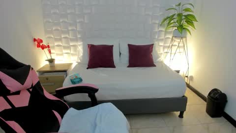 Snapshot of victoria_243 chatting on February 24, 2026, 7:39 am victoria online show from February 24, 2026, 7:39 am