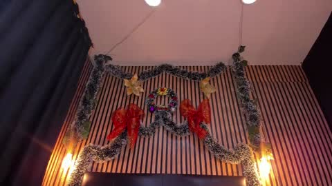 victorira online show from December 18, 2024, 2:21 am