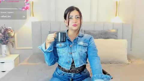 victoria  online show from November 7, 2025, 7:36 pm