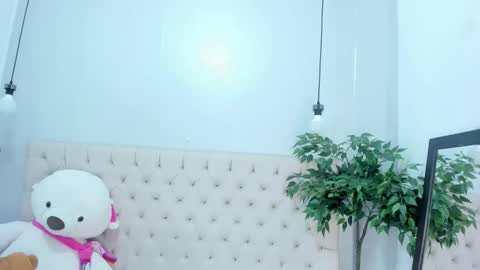 Victoria online show from February 2, 2026, 7:12 pm