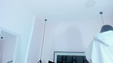 valentina online show from November 19, 2025, 11:32 am