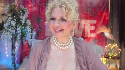 diorvictoria9 online show from April 21, 2026, 5:17 pm