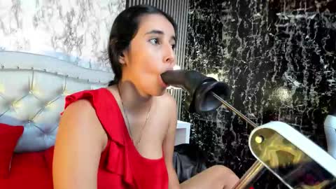 Victoria Houston  online show from October 20, 2025, 12:49 pm