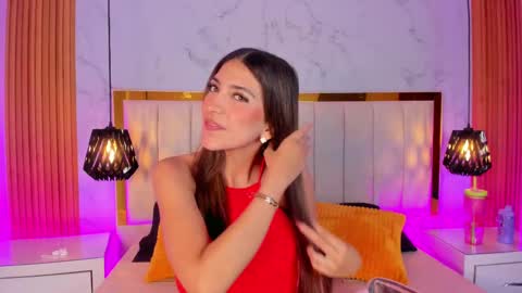  Victoria Lozano  online show from March 10, 2025, 12:48 pm