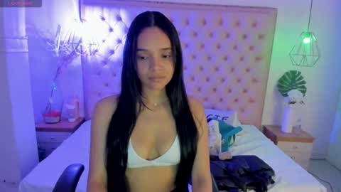 victoria_kitt online show from November 5, 2025, 5:02 pm