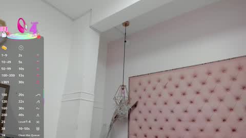 victoria_kitt online show from November 18, 2025, 7:07 pm