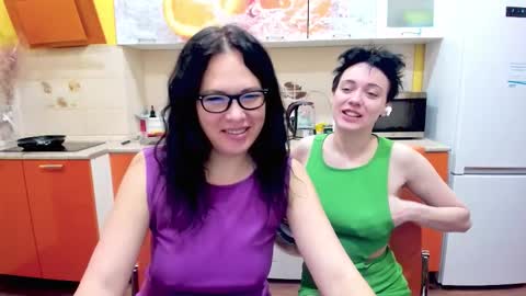 Victoria  online show from December 19, 2025, 2:40 am