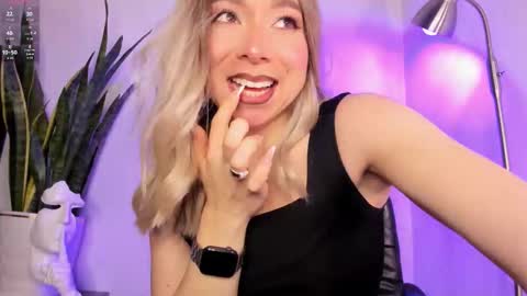 D A N I online show from November 2, 2025, 2:03 am