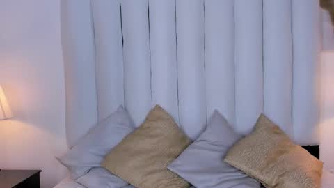 victoria_queen2 online show from January 12, 2026, 1:22 am