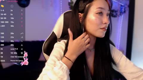 Victoria  online show from May 26, 2026, 11:01 pm
