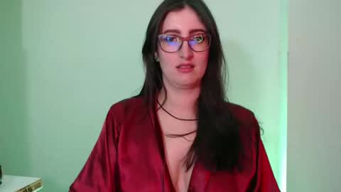 Snapshot of victoria_riider chatting on December 6, 2024, 8:18 pm Victoria online show from December 6, 2024, 8:18 pm