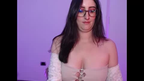 Snapshot of victoria_riider chatting on December 10, 2024, 8:27 pm Victoria online show from December 10, 2024, 8:27 pm