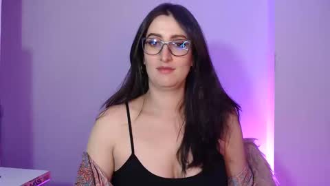 Snapshot of victoria_riider chatting on December 17, 2024, 8:21 pm Victoria online show from December 17, 2024, 8:21 pm