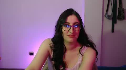 Snapshot of victoria_riider chatting on September 17, 2025, 8:43 pm Victoria online show from September 17, 2025, 8:43 pm