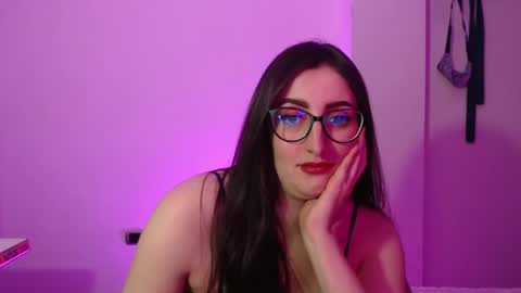 Victoria online show from November 11, 2025, 8:53 pm