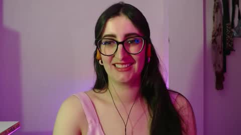 Victoria online show from December 2, 2025, 9:43 pm