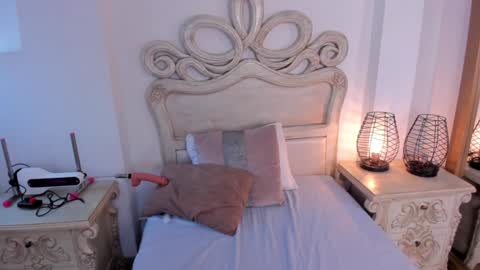 Snapshot of victoria_vallejo chatting on December 31, 2024, 2:36 pm victoria online show from December 31, 2024, 2:36 pm