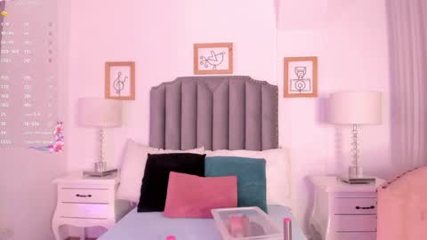 Snapshot of victoria_vallejo chatting on February 2, 2025, 11:40 am victoria online show from February 2, 2025, 11:40 am