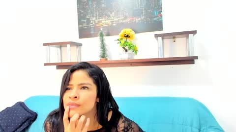 victoria_villamizar online show from December 5, 2024, 6:55 pm