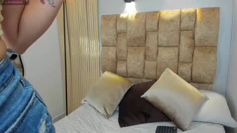 Victoria Andrade online show from January 5, 2026, 8:45 pm