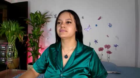 Snapshot of victoriablack_ chatting on February 7, 2026, 9:35 am Victoria online show from February 7, 2026, 9:35 am