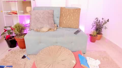 Victoria online show from April 19, 2026, 1:16 am