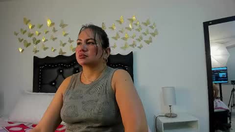 victoriacg online show from May 4, 2026, 12:23 pm