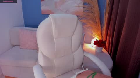 Snapshot of victorialeia chatting on December 9, 2024, 4:01 am Victoria online show from December 9, 2024, 4:01 am