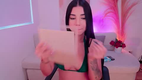 Snapshot of victorialeia chatting on November 9, 2025, 10:08 pm Victoria online show from November 9, 2025, 10:08 pm