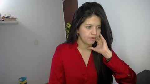 victorialg online show from October 3, 2025, 7:22 pm