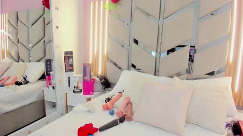 Snapshot of victoriamoon_01 chatting on September 20, 2025, 9:21 am Victoria Moon online show from September 20, 2025, 9:21 am