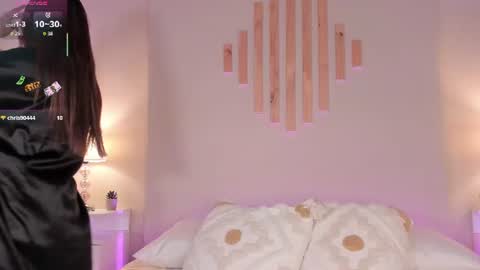 Snapshot of victorianoah_ chatting on June 24, 2026, 7:35 pm Victoria online show from June 24, 2026, 7:35 pm