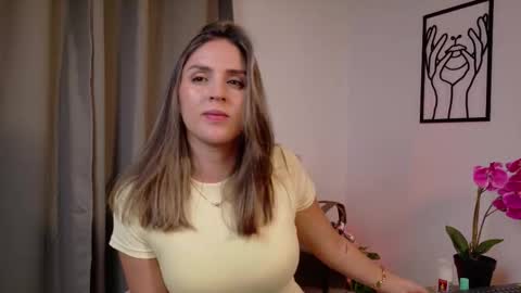 VictoriaNova online show from February 12, 2026, 4:35 pm