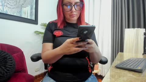 Snapshot of victoriapaker chatting on May 30, 2026, 12:02 pm victoriapaker online show from May 30, 2026, 12:02 pm