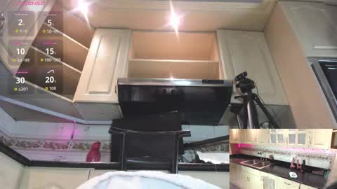 Victoria online show from November 18, 2025, 11:58 am