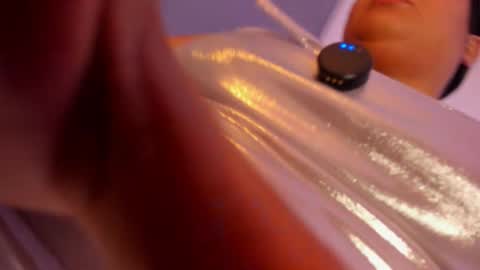 Victoria  online show from November 28, 2025, 1:14 pm