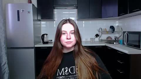 victoriassecrets_ online show from December 3, 2024, 6:04 am